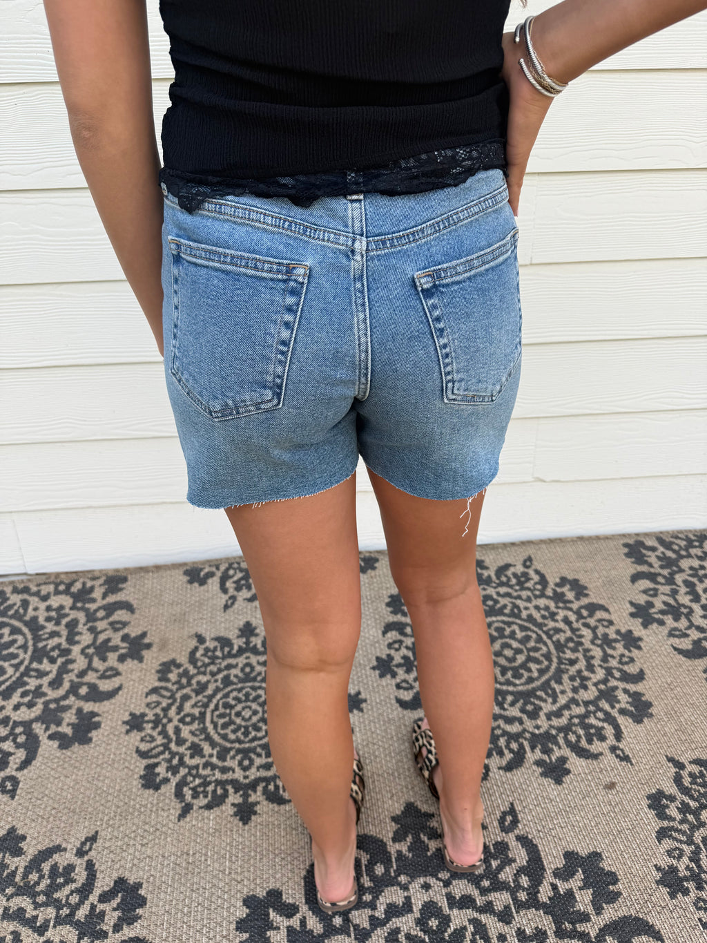 The Lizzy Medium Wash Short
