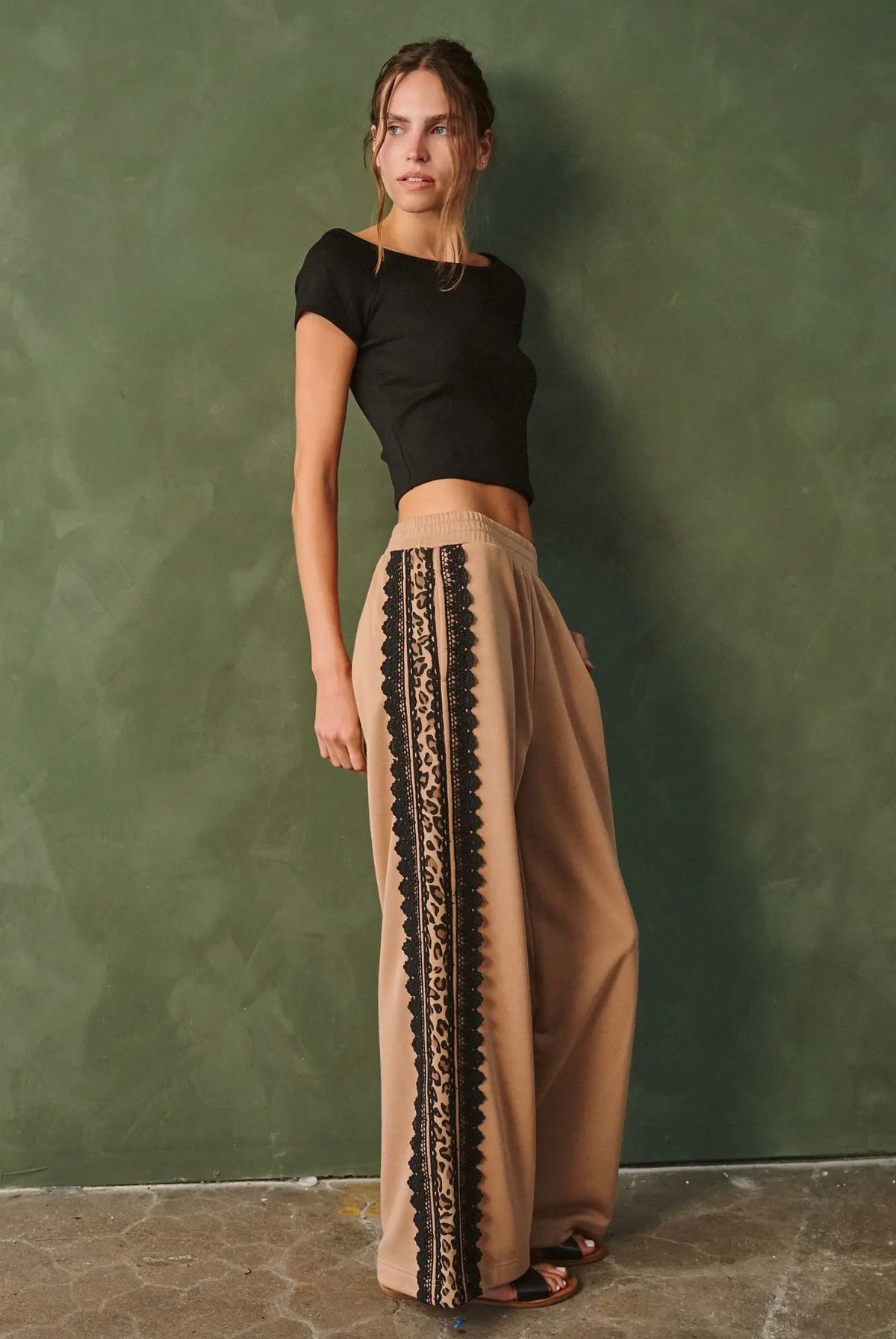 The Comfy Girl Sweatpant