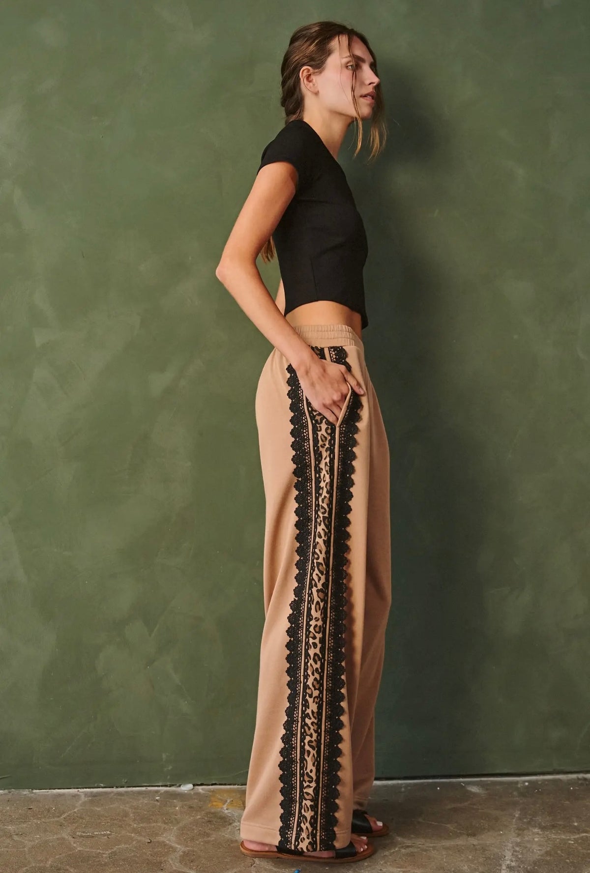 The Comfy Girl Sweatpant